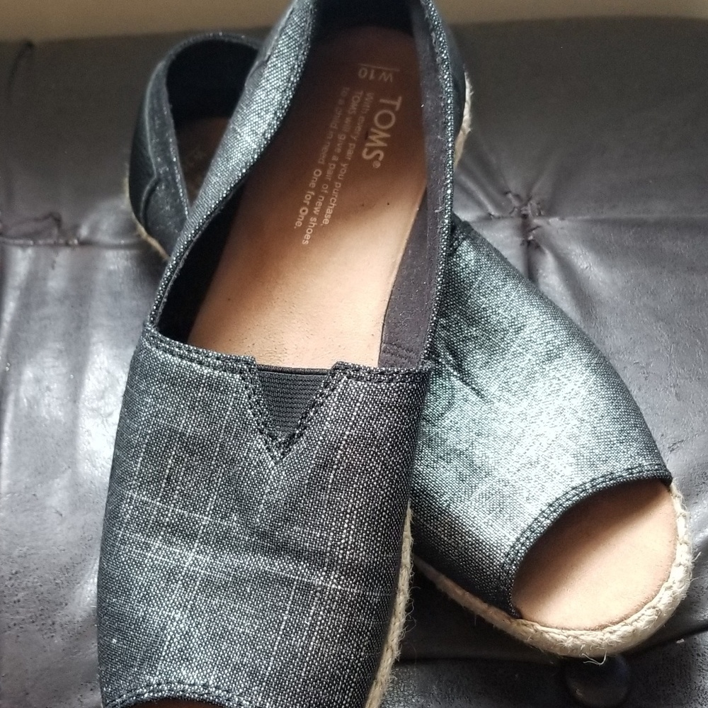 Tom's shimmery sandles